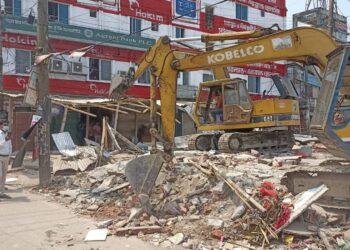 কুমিল্লার নিমসার বাজারে উচ্ছেদ অভিযান